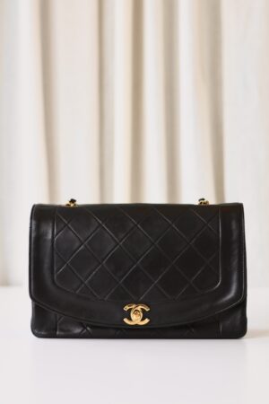 Chanel vintage medium Diana