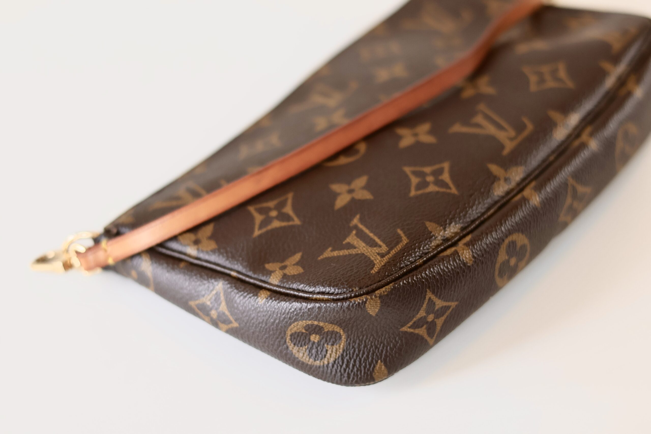Louis Vuitton Pochette accessoires monogram - Image 6
