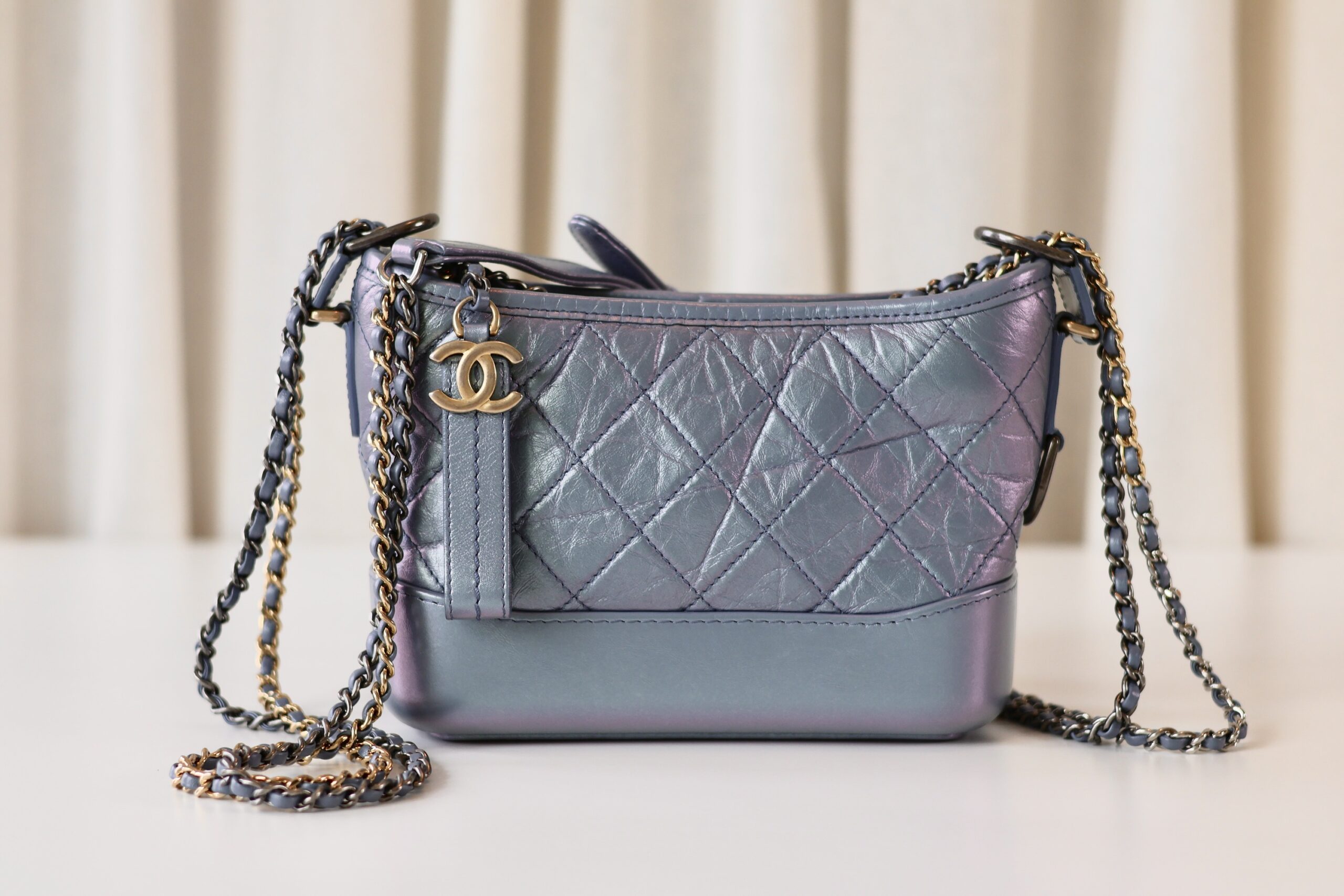 Chanel metallic blue Gabrielle small - Image 5