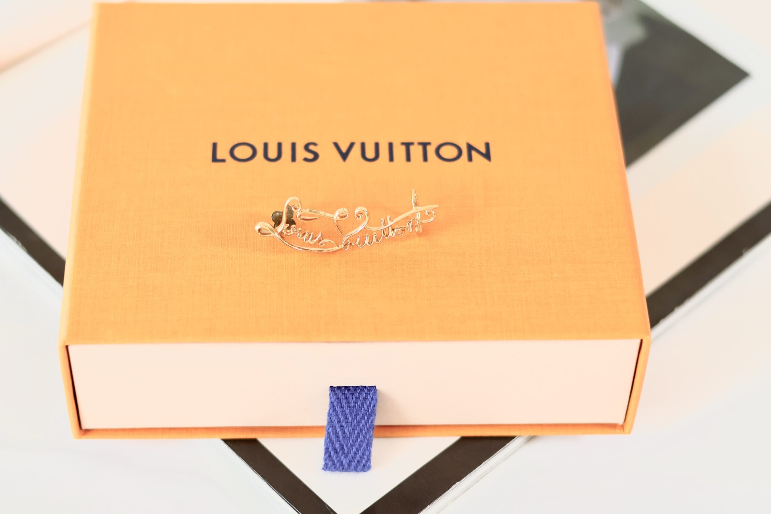 Louis Vuitton earring - Image 6