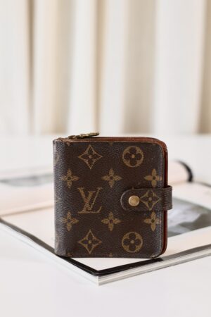 Louis Vuitton compact wallet monogram