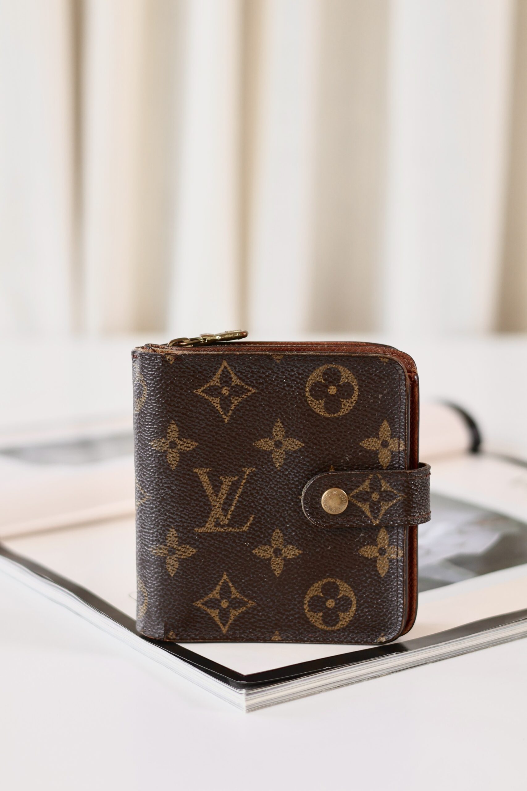 Louis Vuitton compact wallet monogram