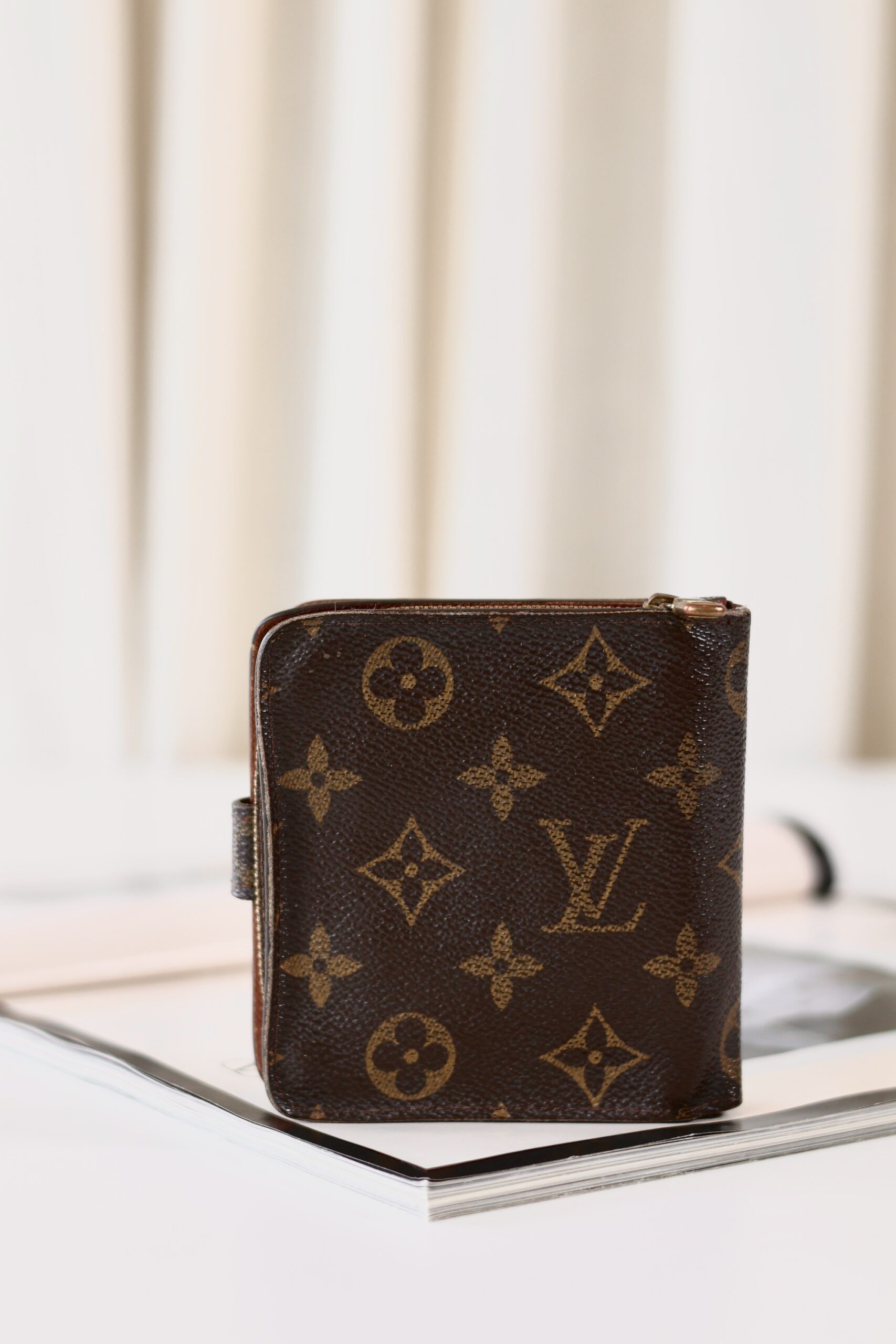 Louis Vuitton compact wallet monogram - Image 2