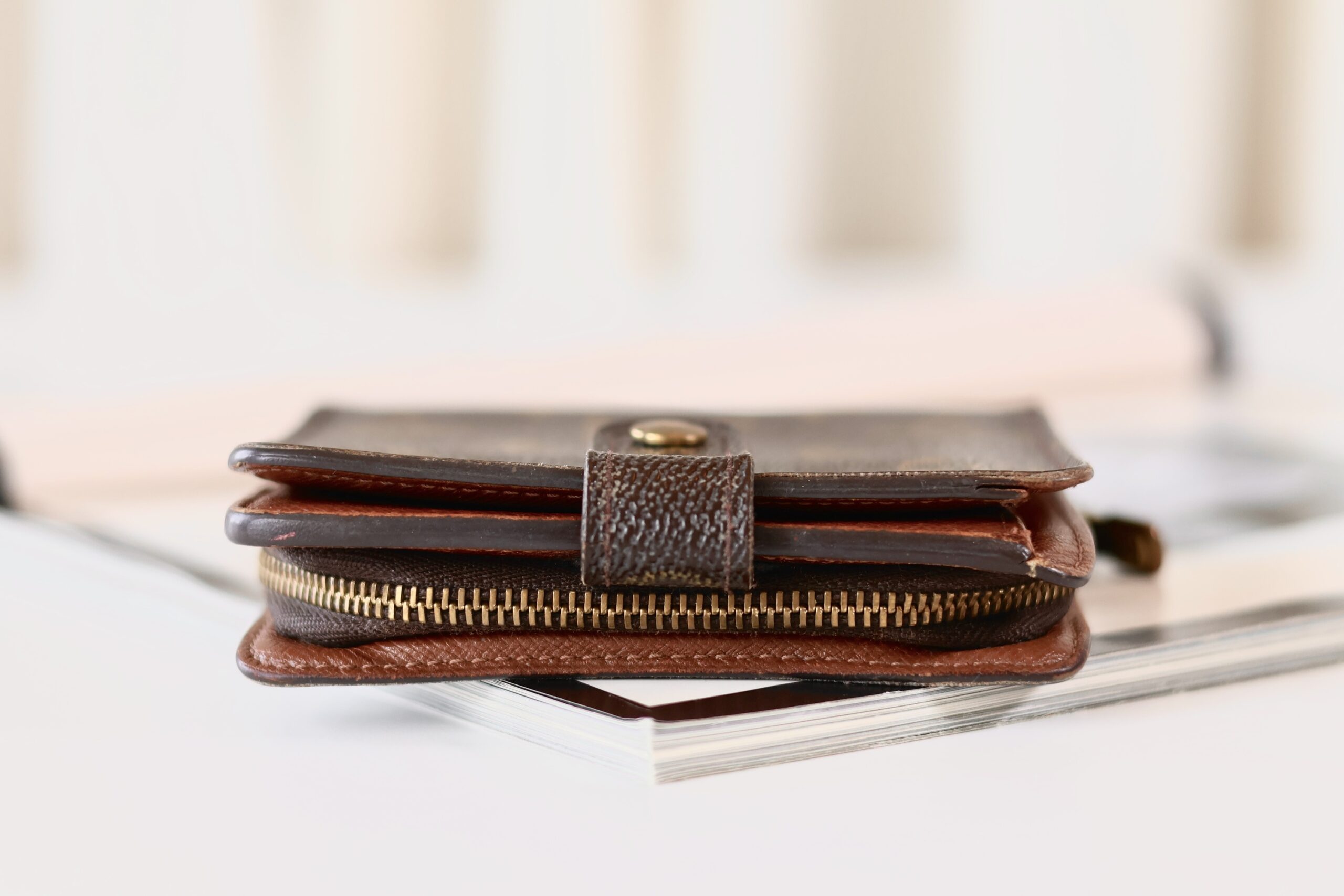 Louis Vuitton compact wallet monogram - Image 4