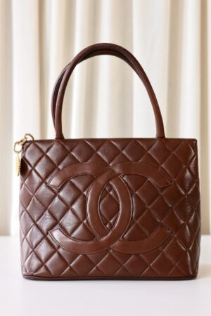 Chanel medaillon bag brown
