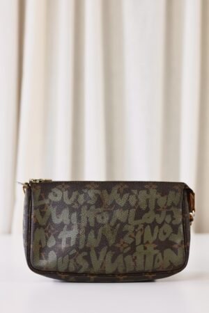 Louis Vuitton pochette accessoires graffiti