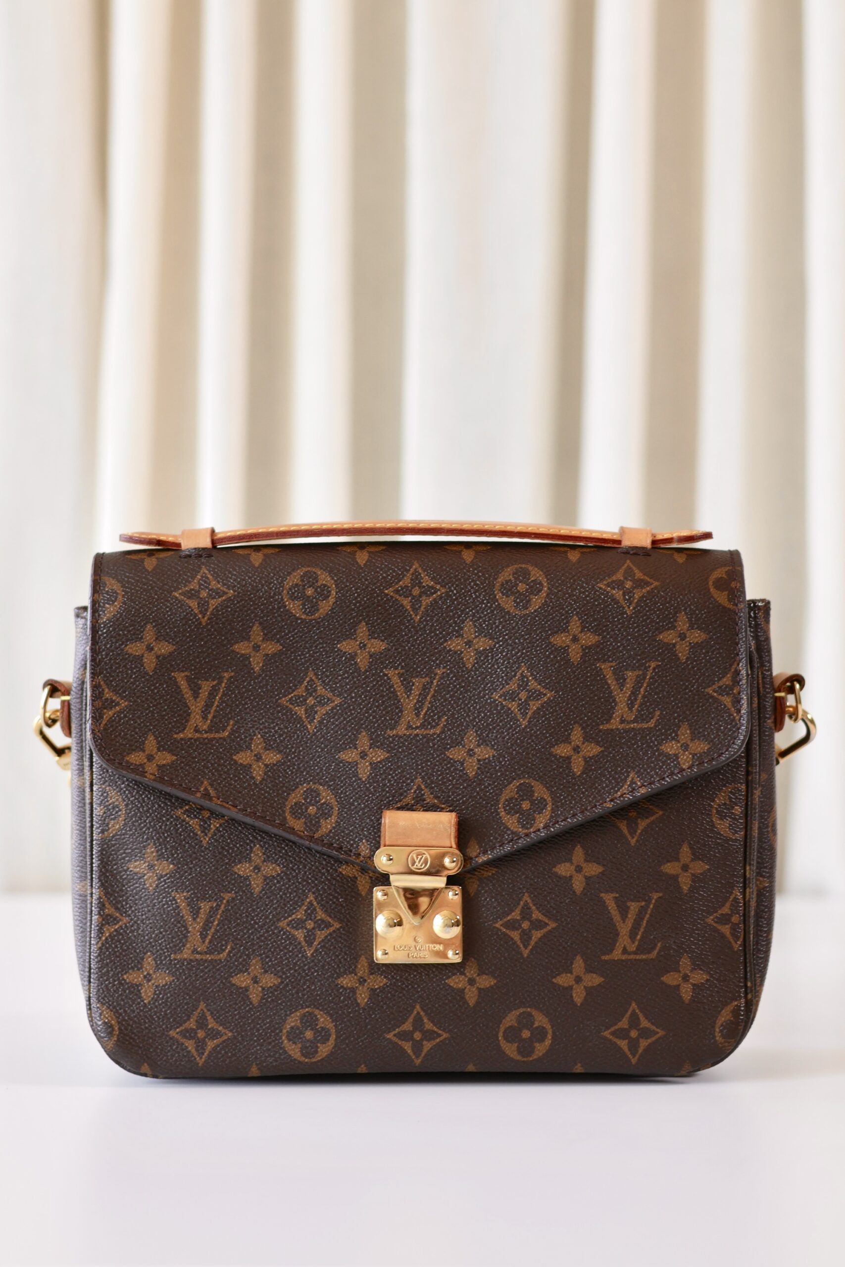 Louis Vuitton Pochette Metis monogram