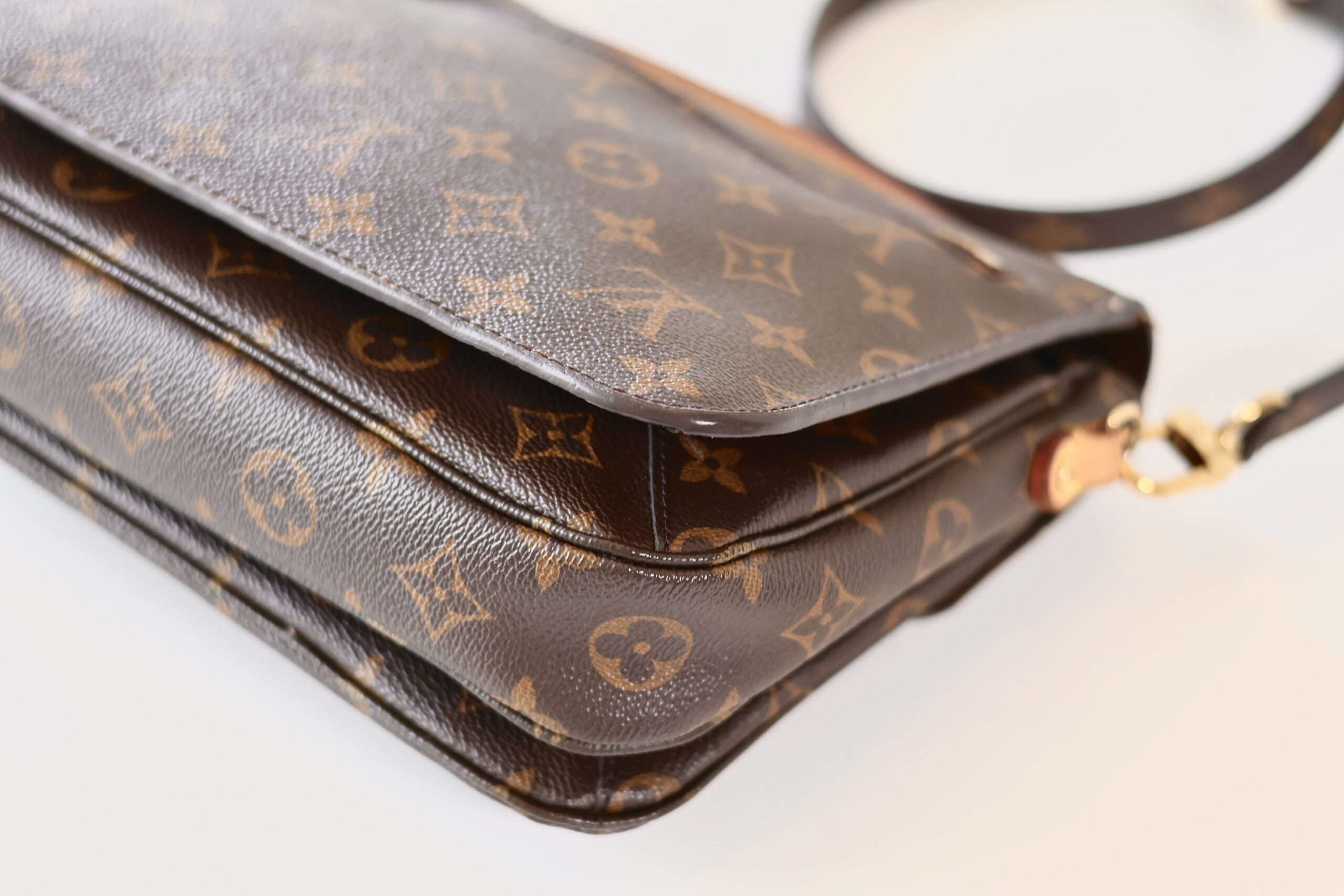 Louis Vuitton Pochette Metis monogram - Image 10
