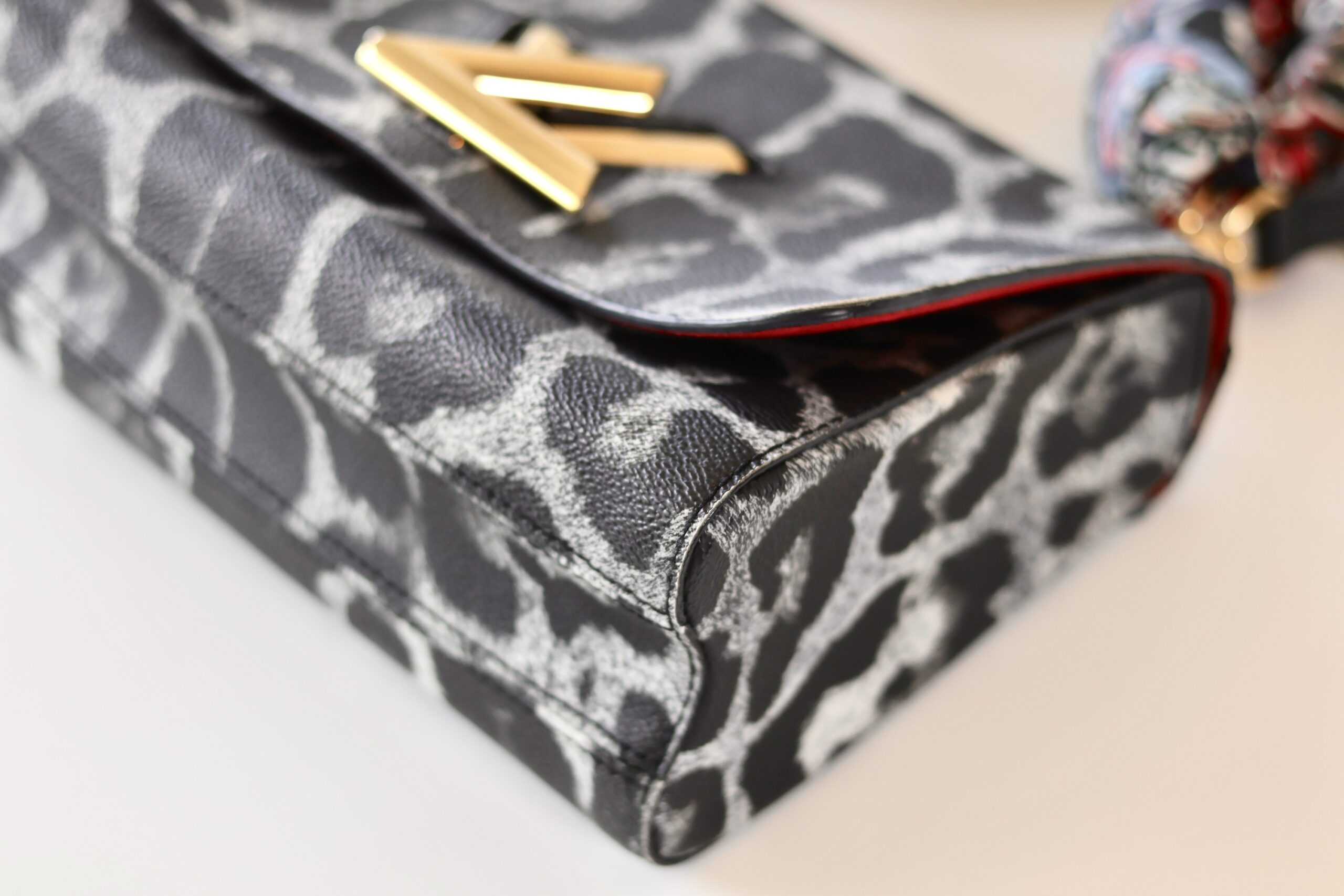 Louis Vuitton Twist leopard - Image 12