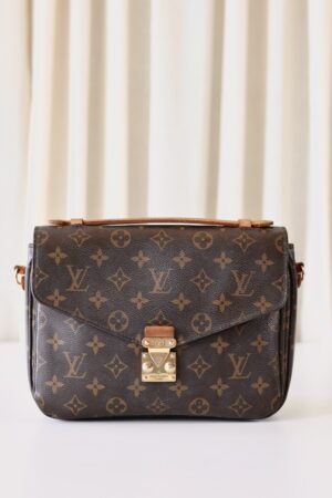 Louis Vuitton Pochette Metis monogram