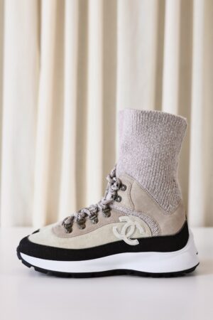 Chanel CC sneakers beige