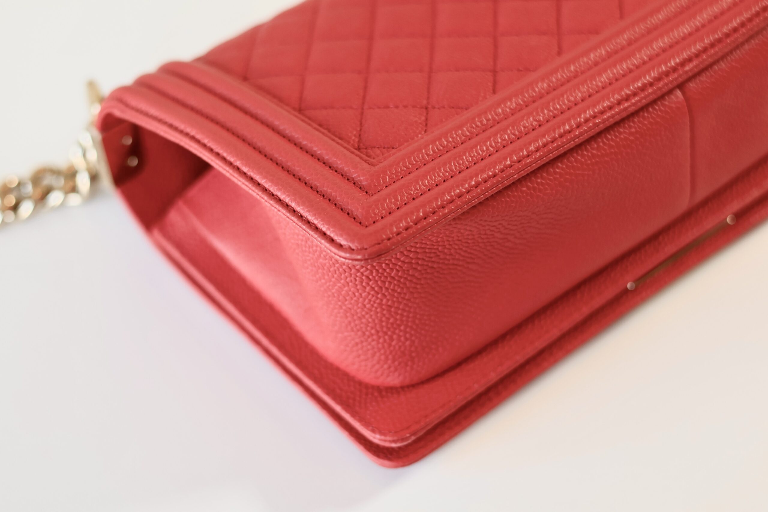 Chanel boy bag medium coral - Image 13