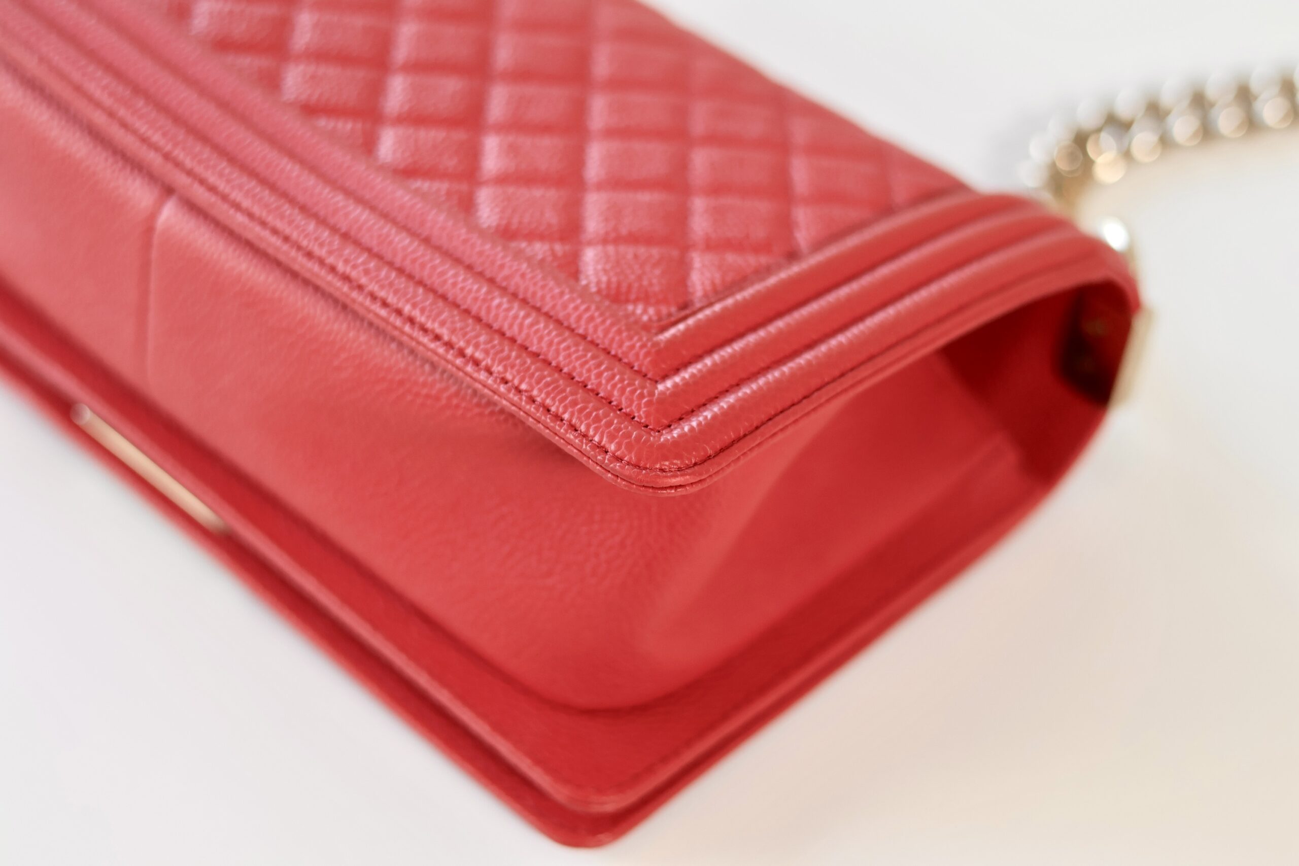 Chanel boy bag medium coral - Image 14