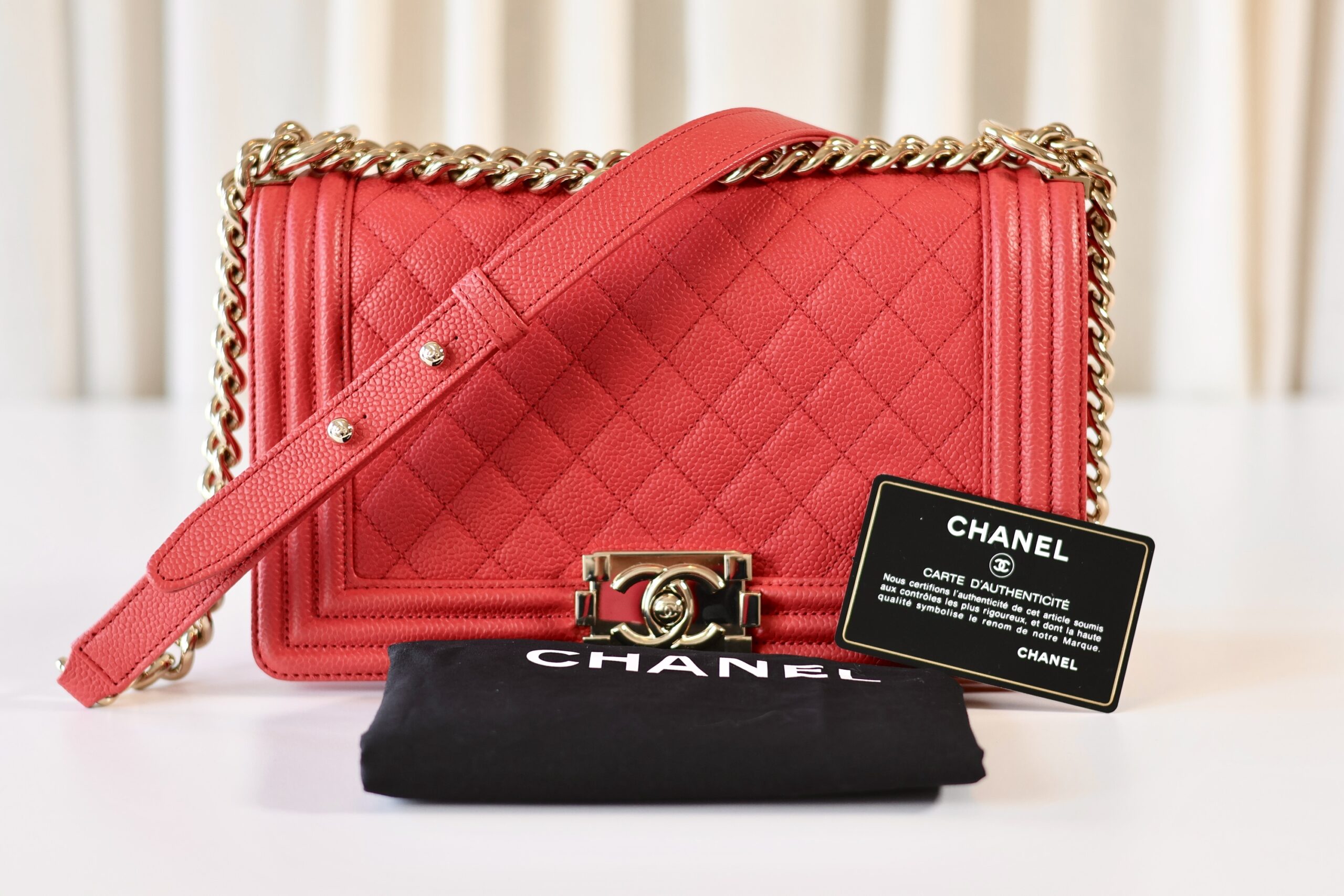 Chanel boy bag medium coral - Image 15