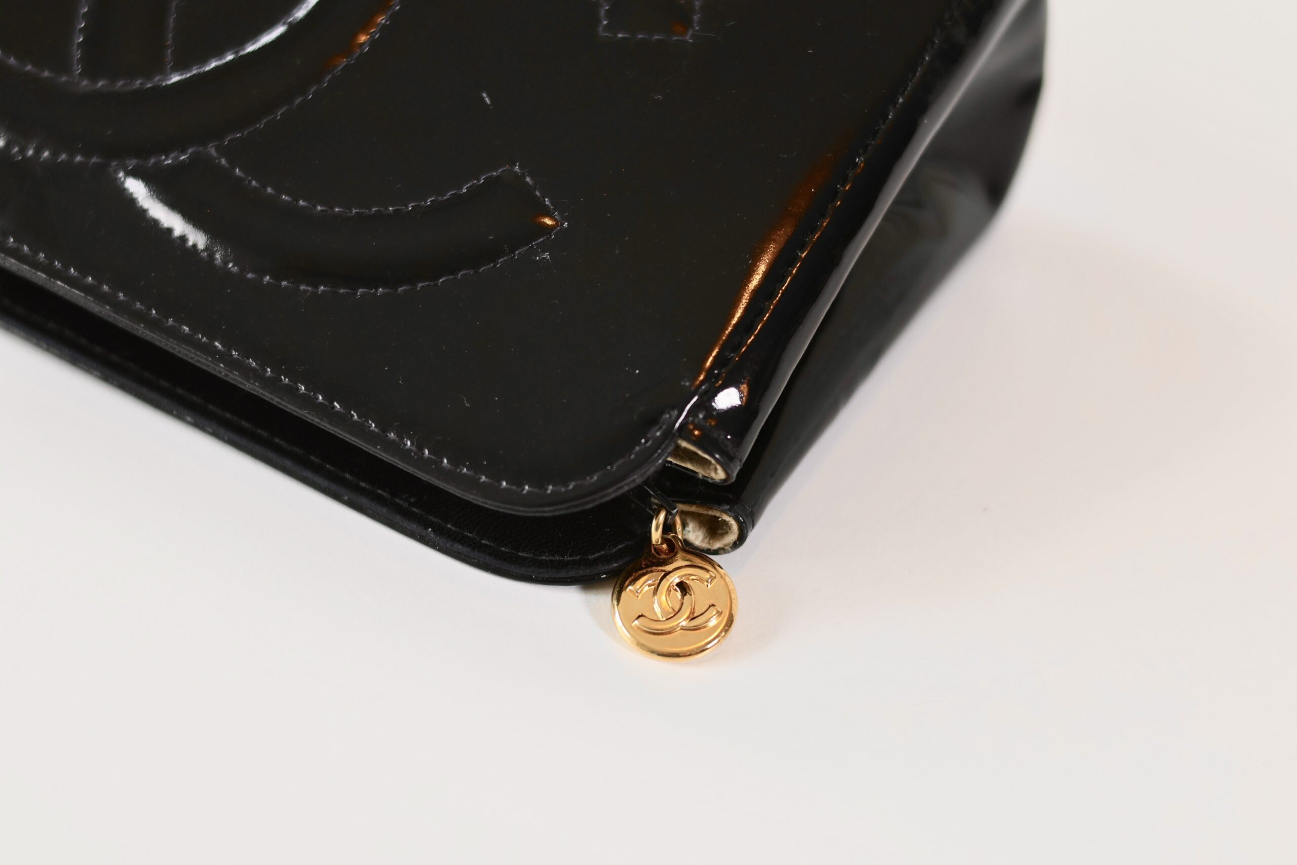 Chanel black patent pouch - Image 5