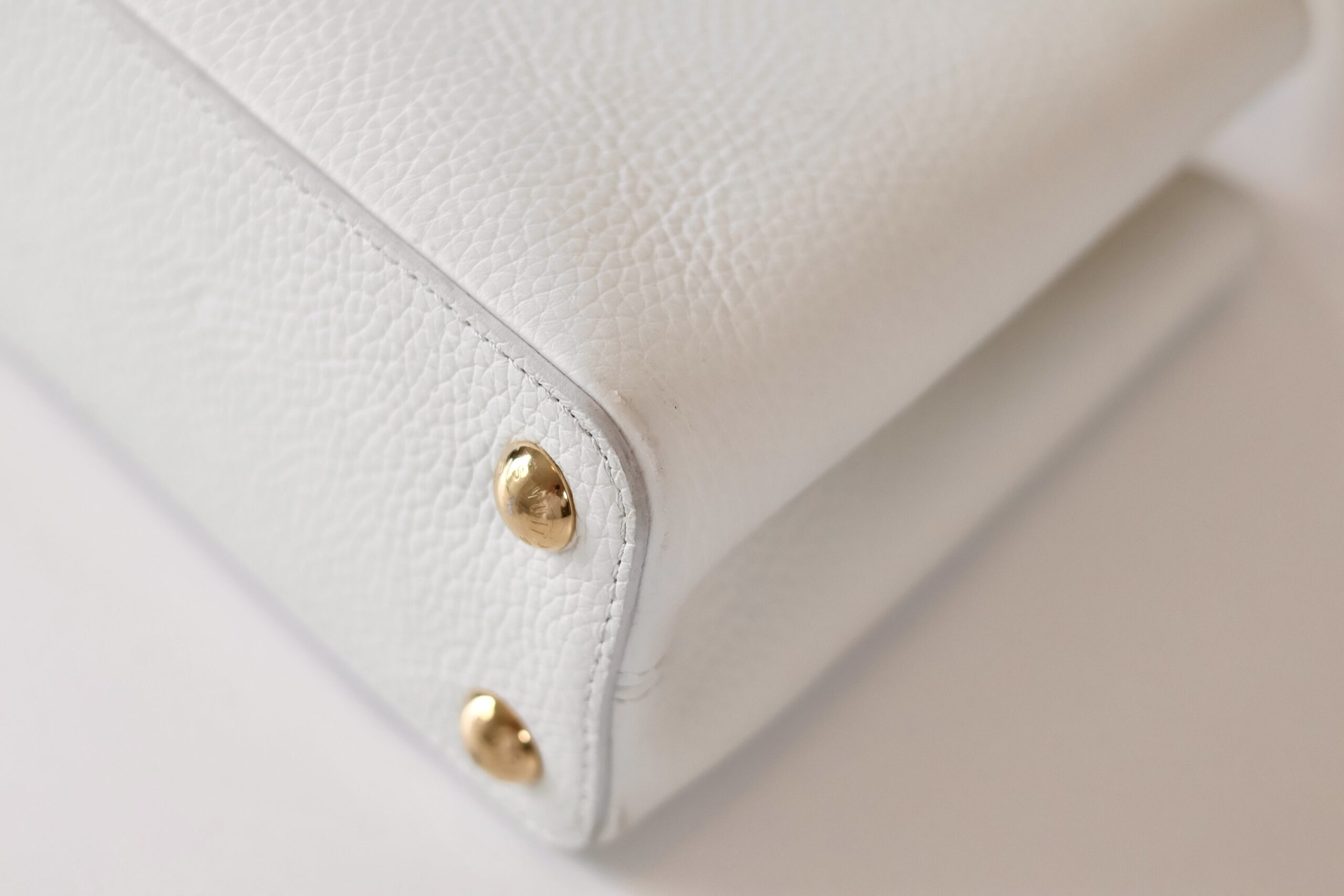 Louis Vuitton Capucines white - Image 9