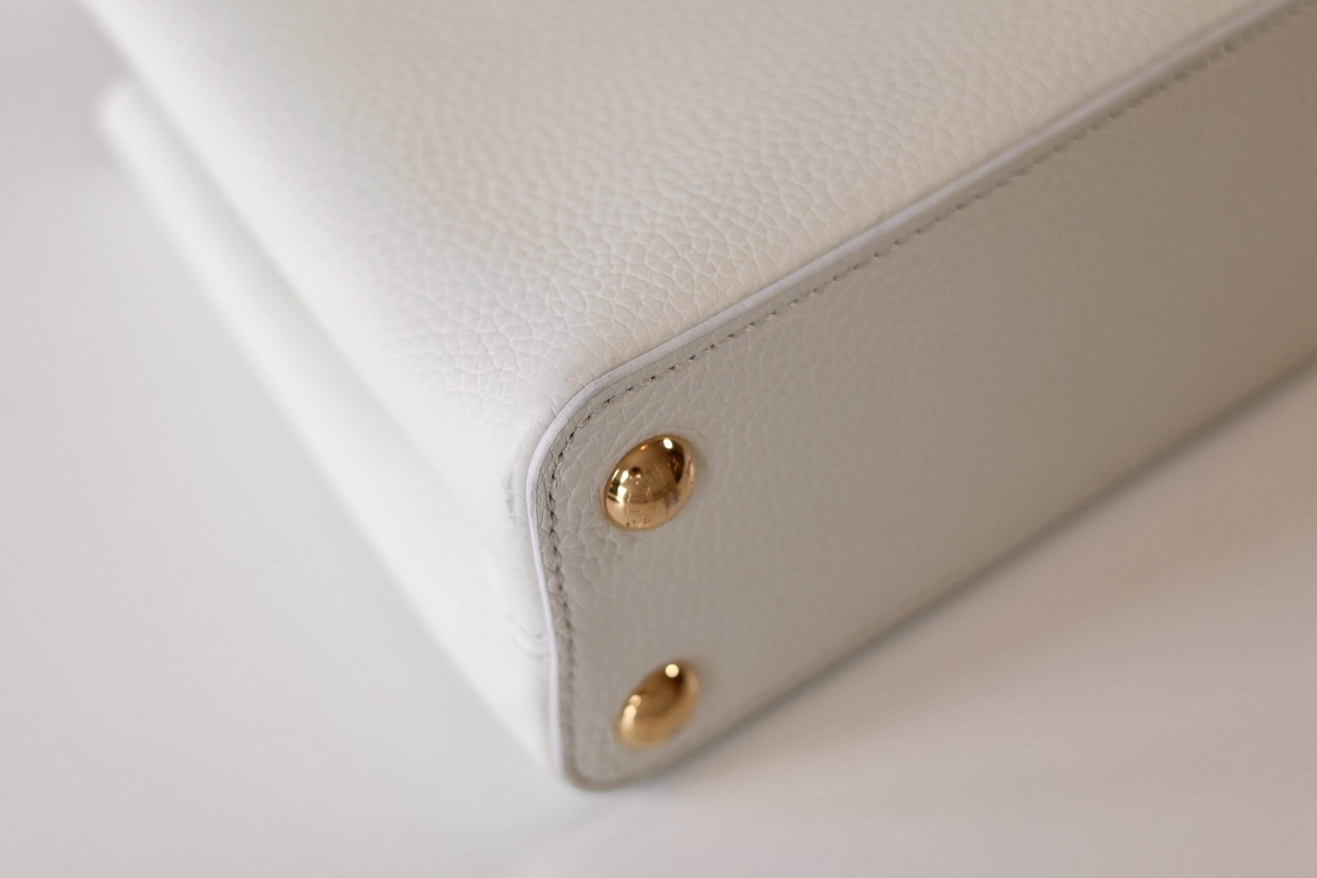 Louis Vuitton Capucines white - Image 10