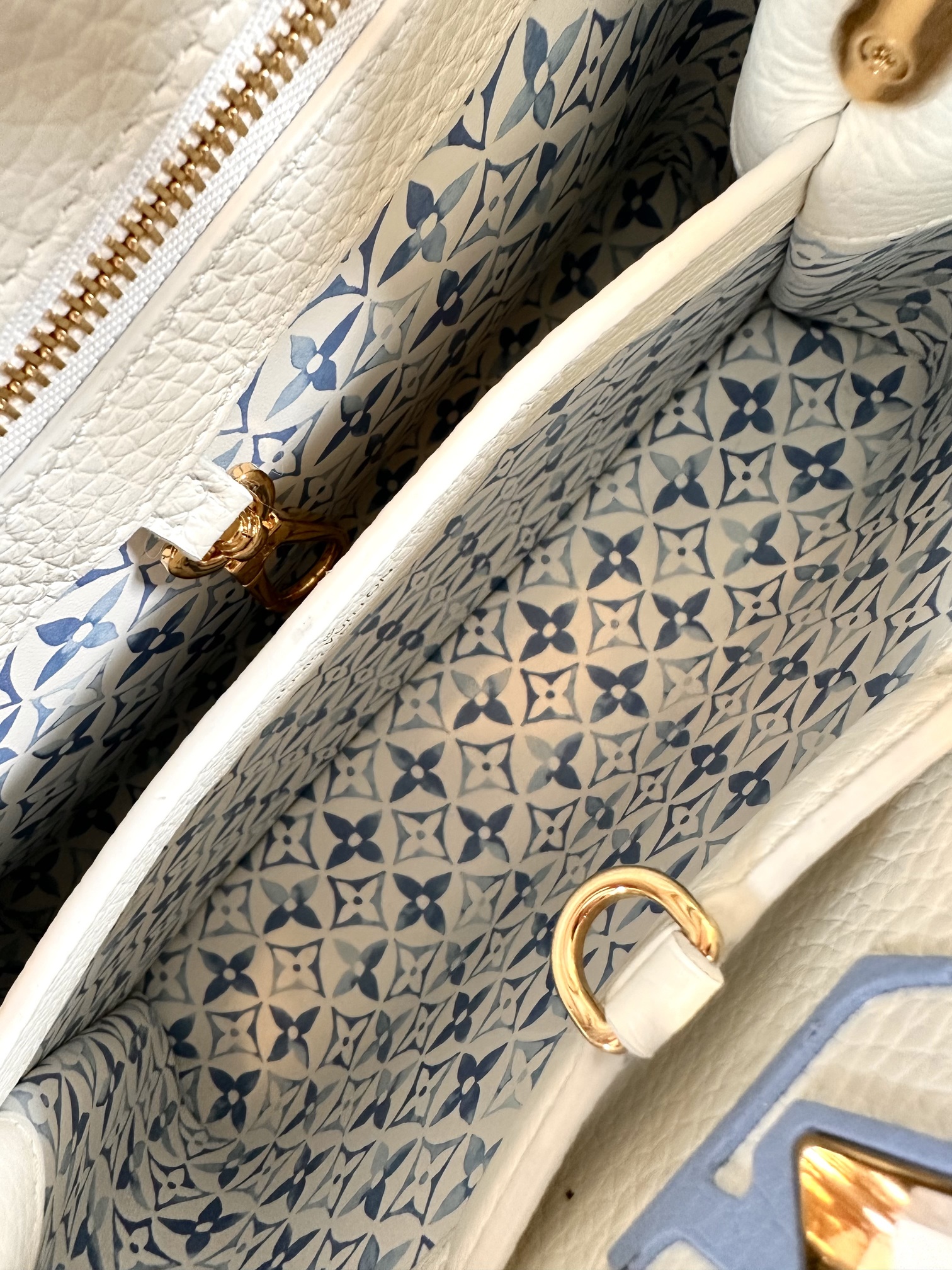 Louis Vuitton Capucines white - Image 12