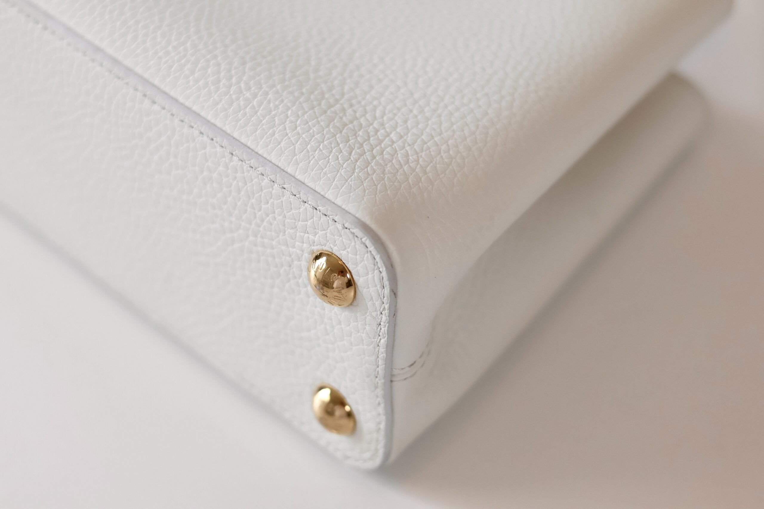 Louis Vuitton Capucines white - Image 11