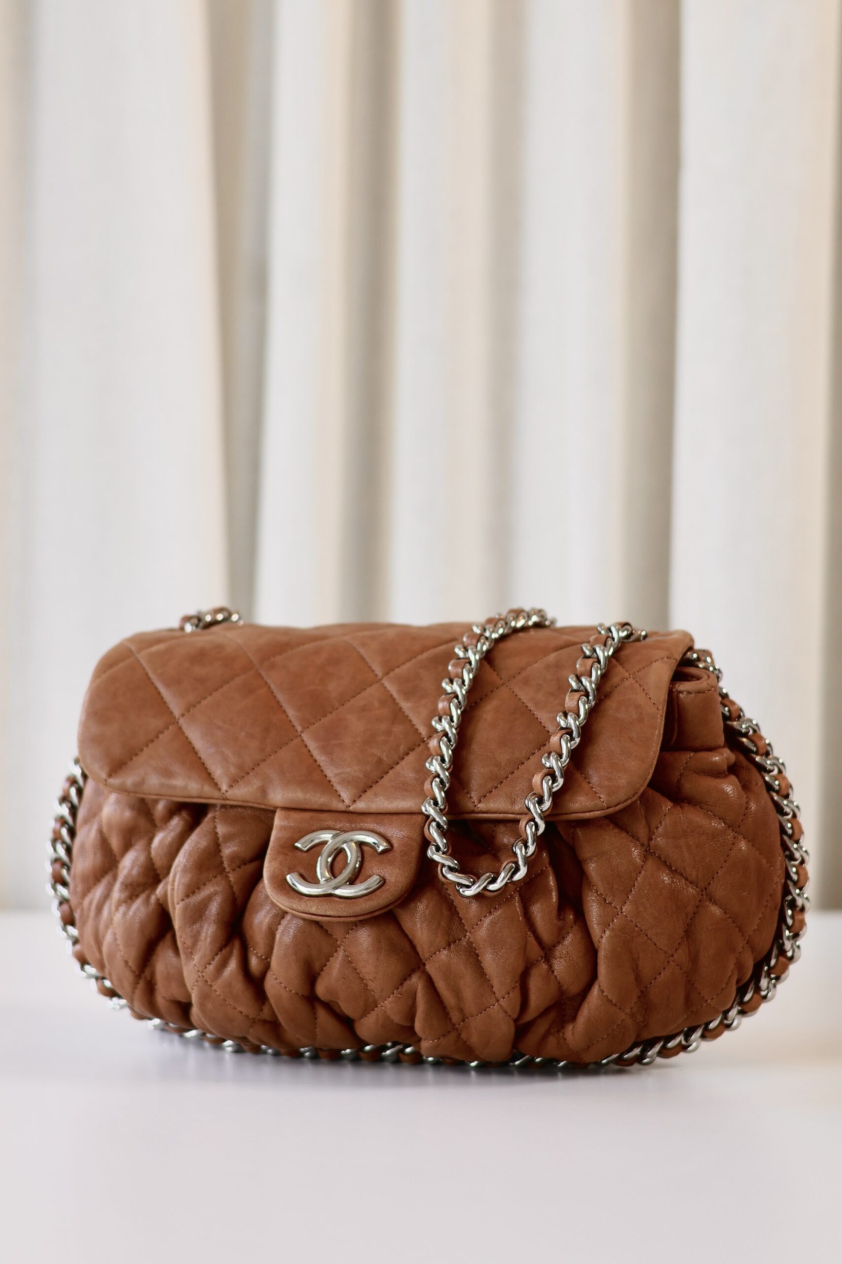 Chanel Chain Around flap bag - Image 2