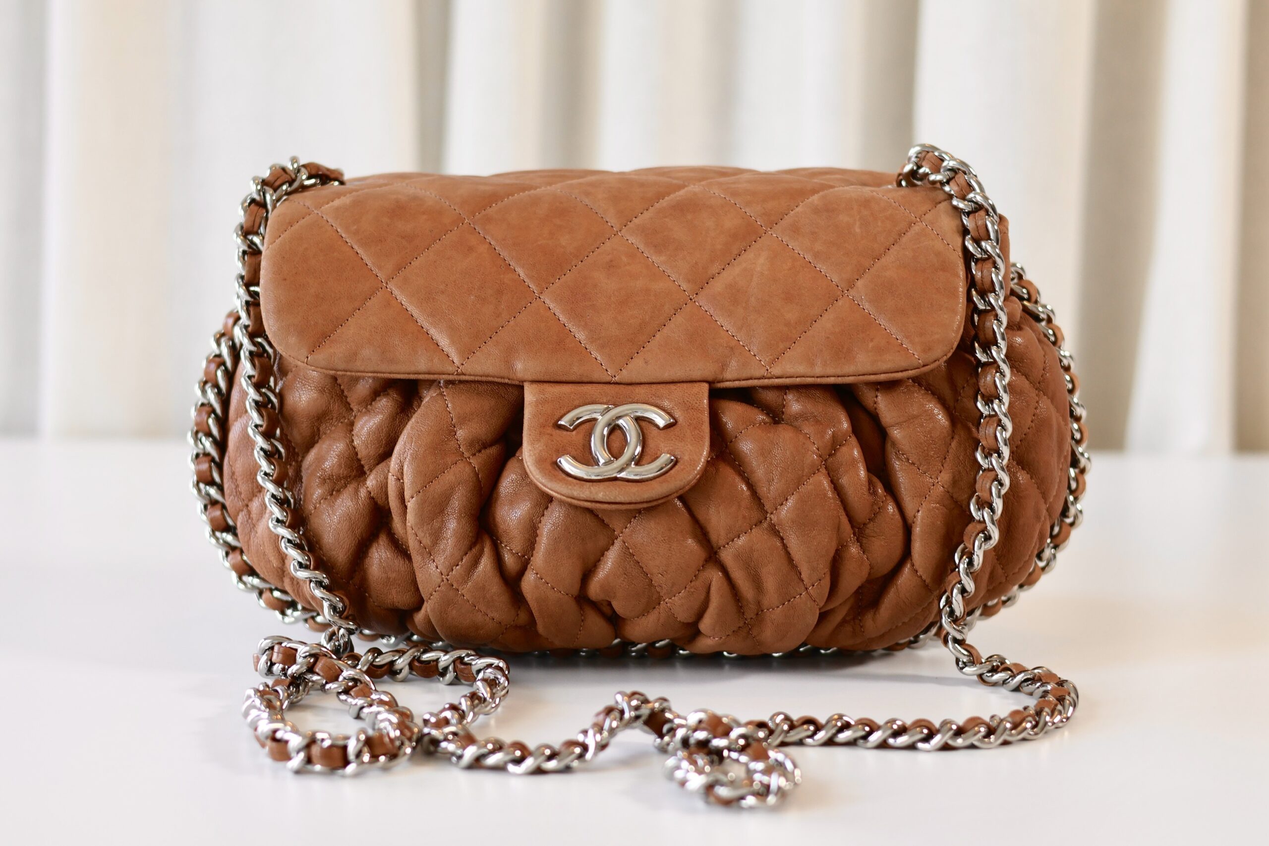Chanel Chain Around flap bag - Image 4