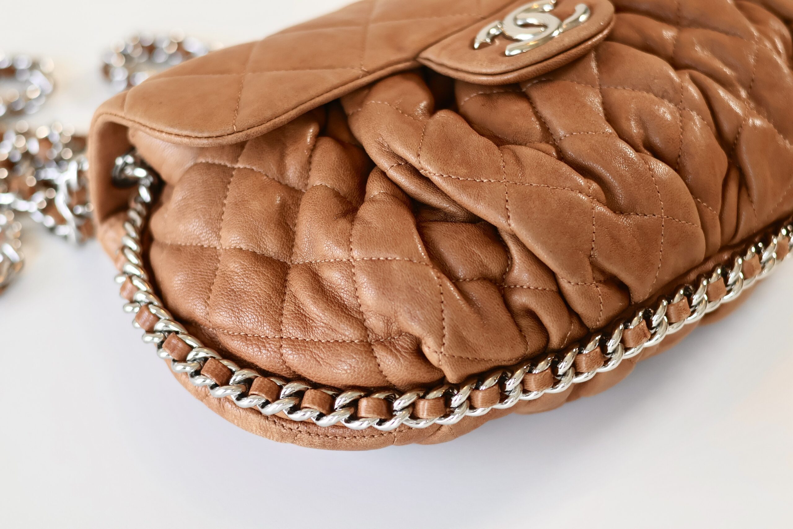 Chanel Chain Around flap bag - Image 8