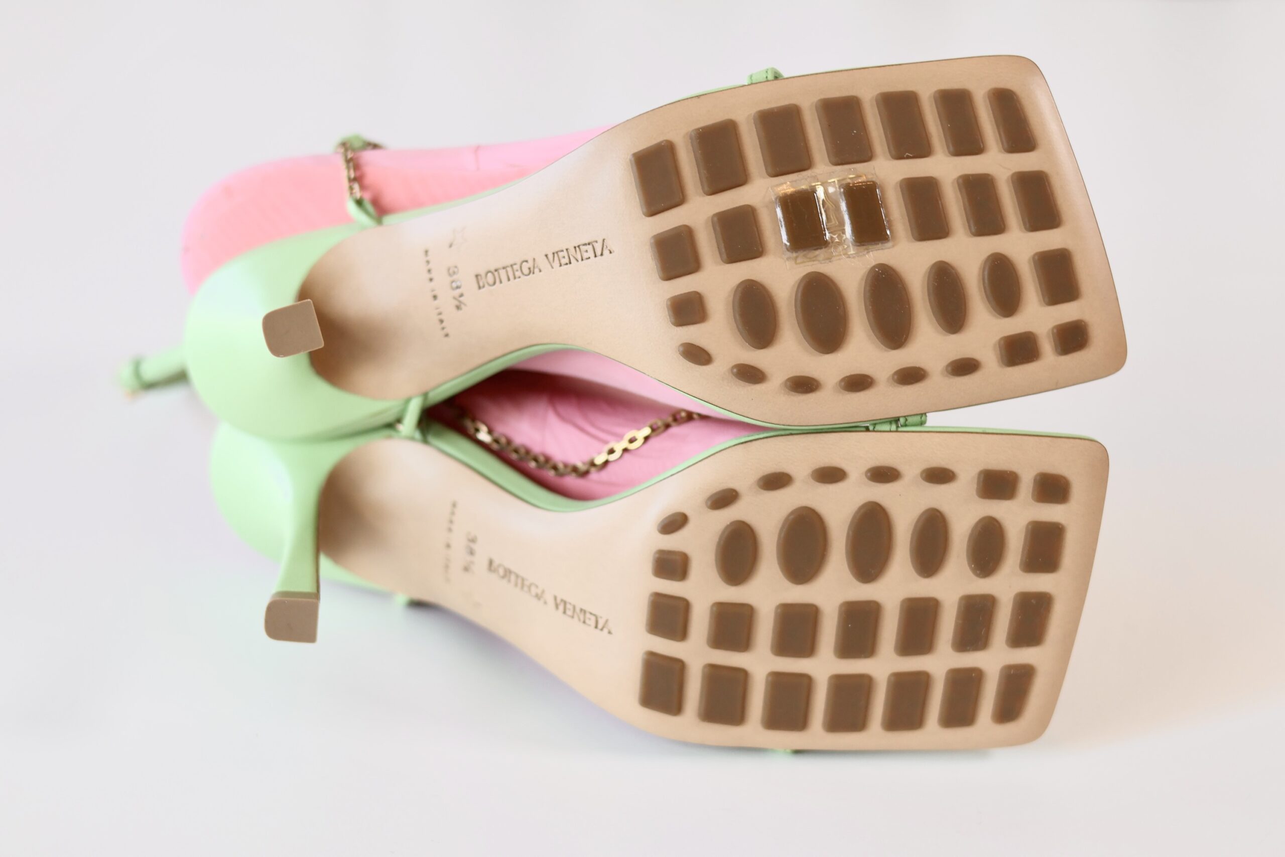 Bottega Veneta green heels - Image 5