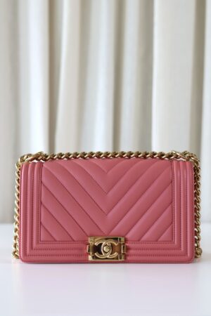Chanel boy bag medium pink