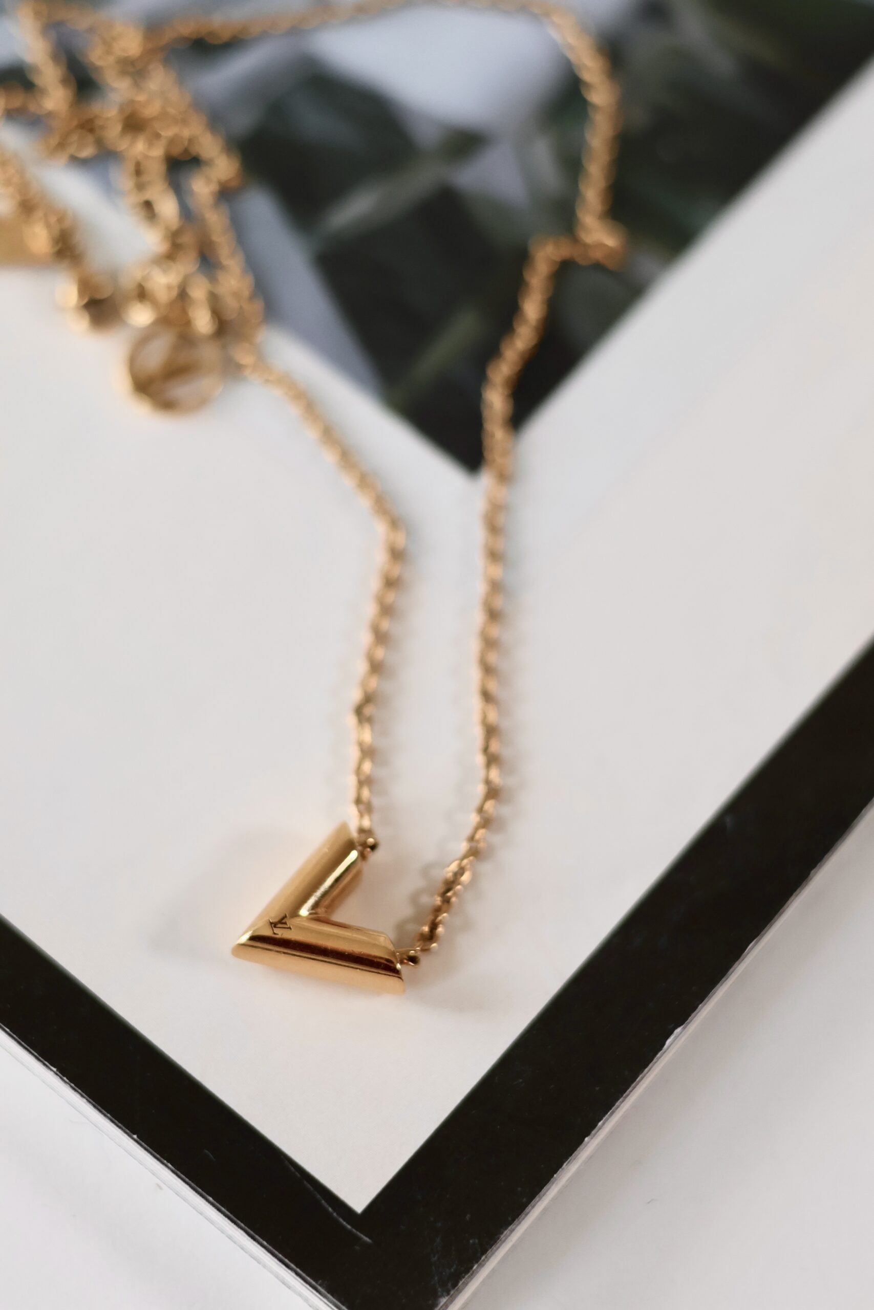 Louis Vuitton gold V necklace - Image 2