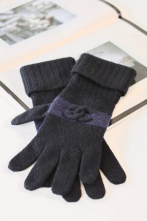 Chanel cashmere gloves
