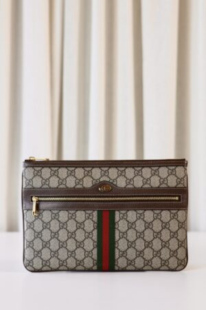 Gucci clutch monogram