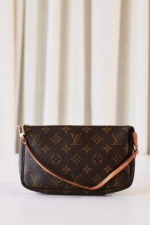 Louis Vuitton Pochette Accessoires monogram