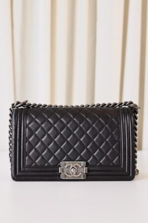 Chanel medium Boy Bag black