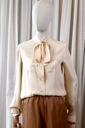 Chanel silk blouse créme