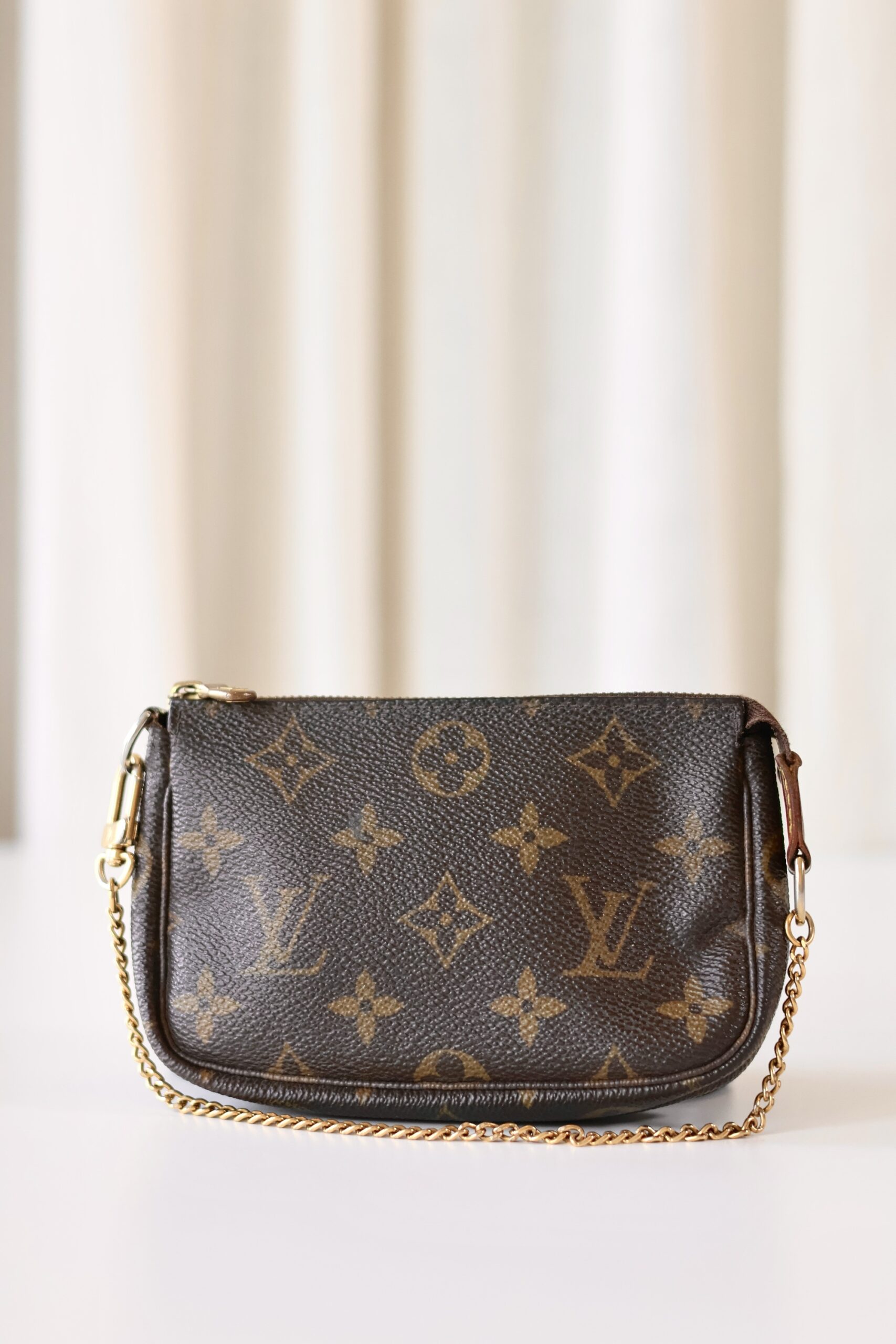 Louis Vuitton mini Pochette Accessoires