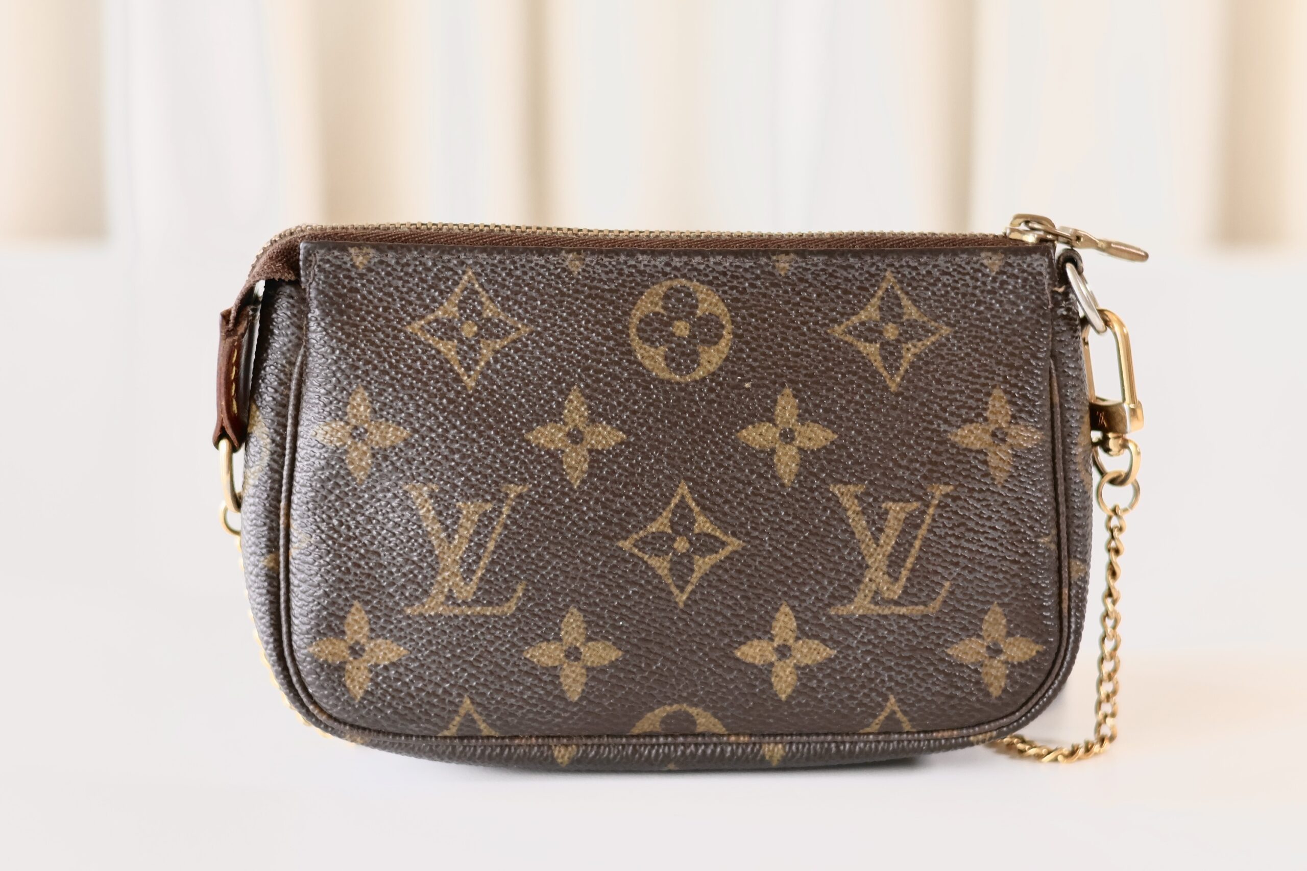 Louis Vuitton mini Pochette Accessoires - Image 2