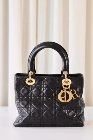 Lady Dior black medium