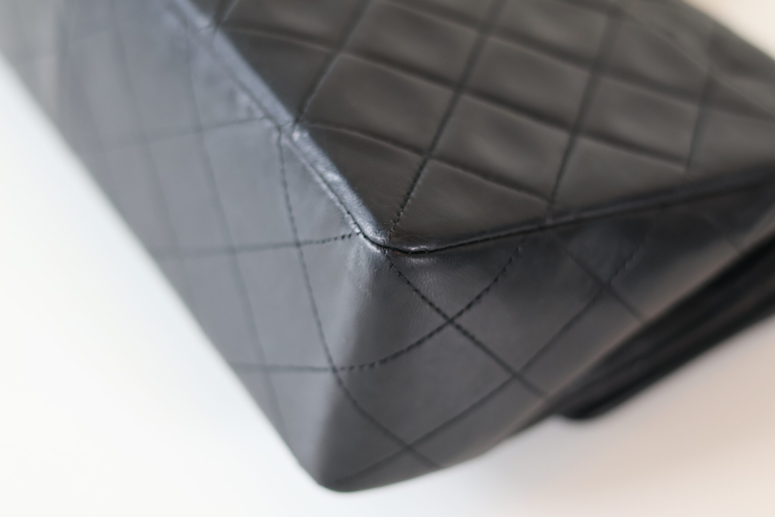 Chanel classic single flap bag - Image 12