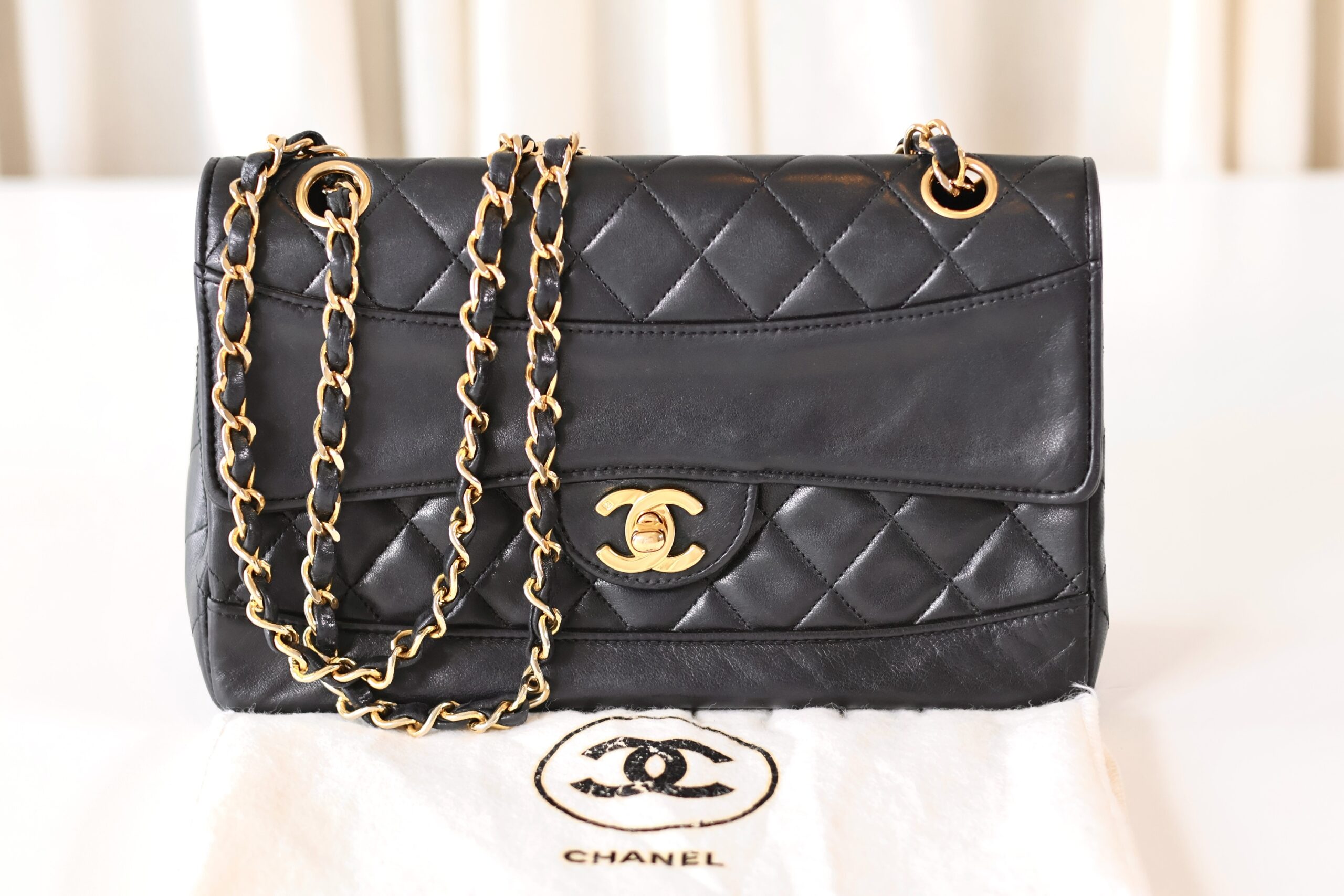 Chanel classic single flap bag - Image 15
