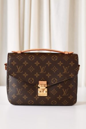 Louis Vuitton Pochette Metis monogram