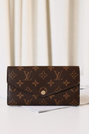 Louis Vuitton Sarah wallet monogram