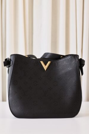 Louis Vuitton V Very Hobo black