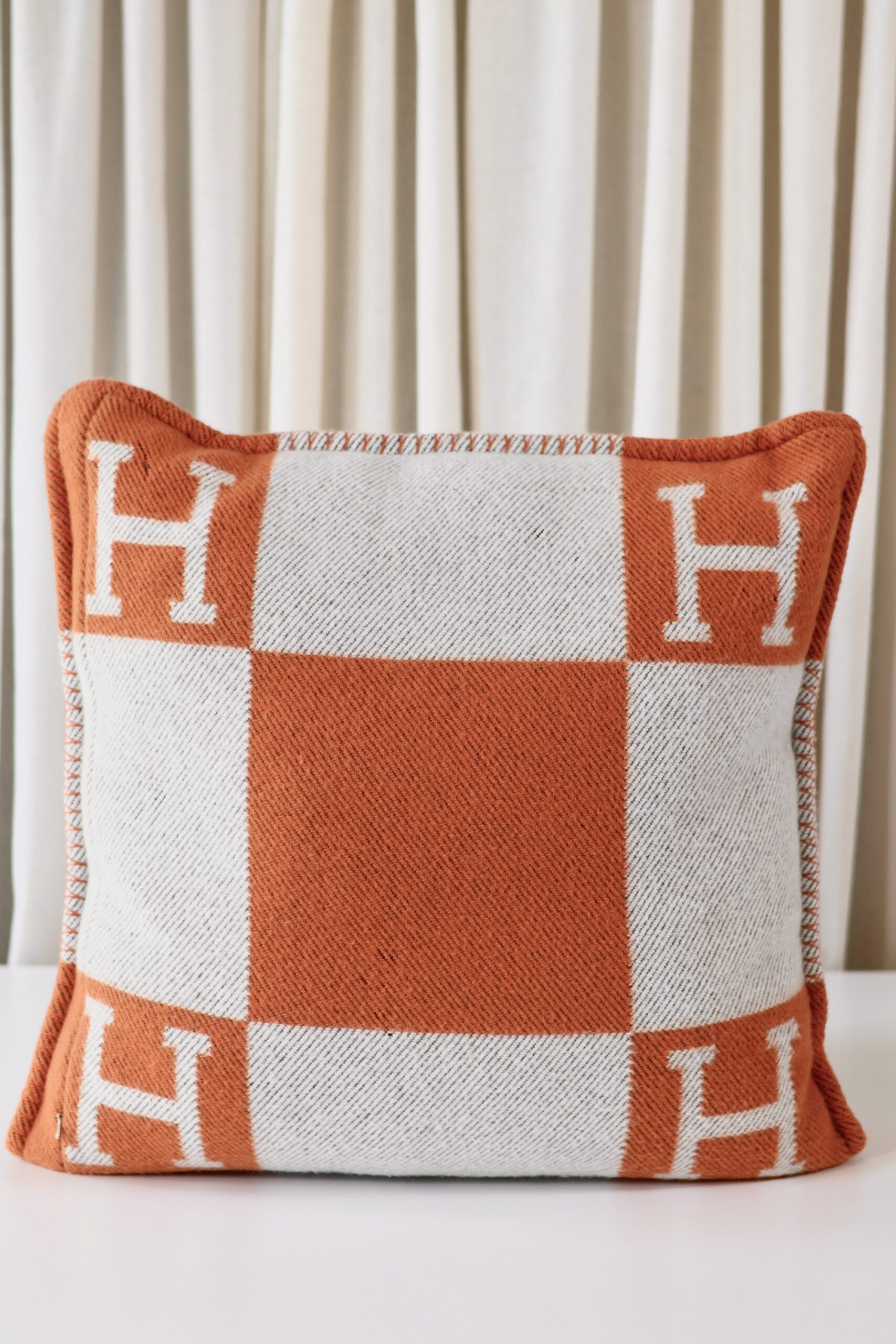 Hermes Avalon pillow small orange 1/2 - Image 3