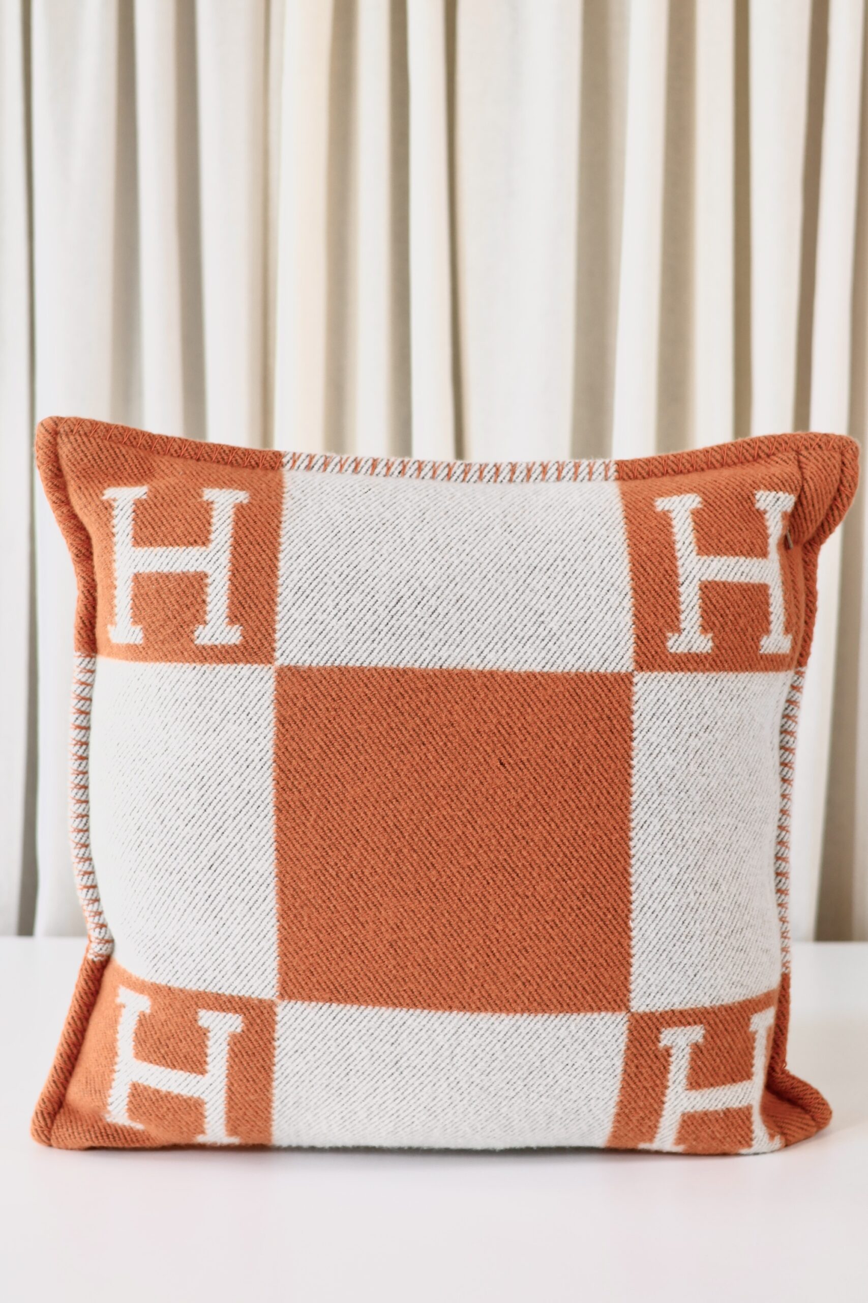 Hermes Avalon pillow small orange 2/2 - Image 5