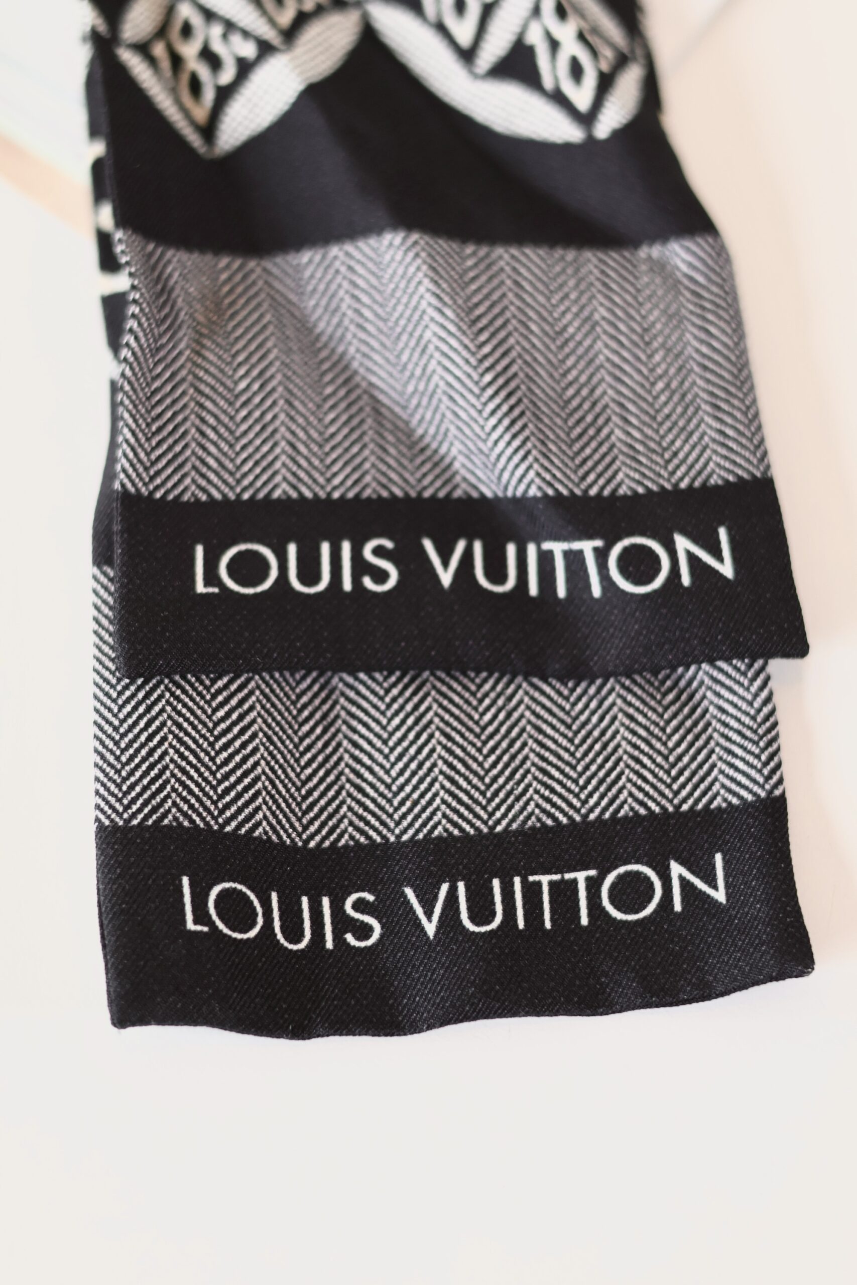 Louis Vuitton Twilly black - Image 3