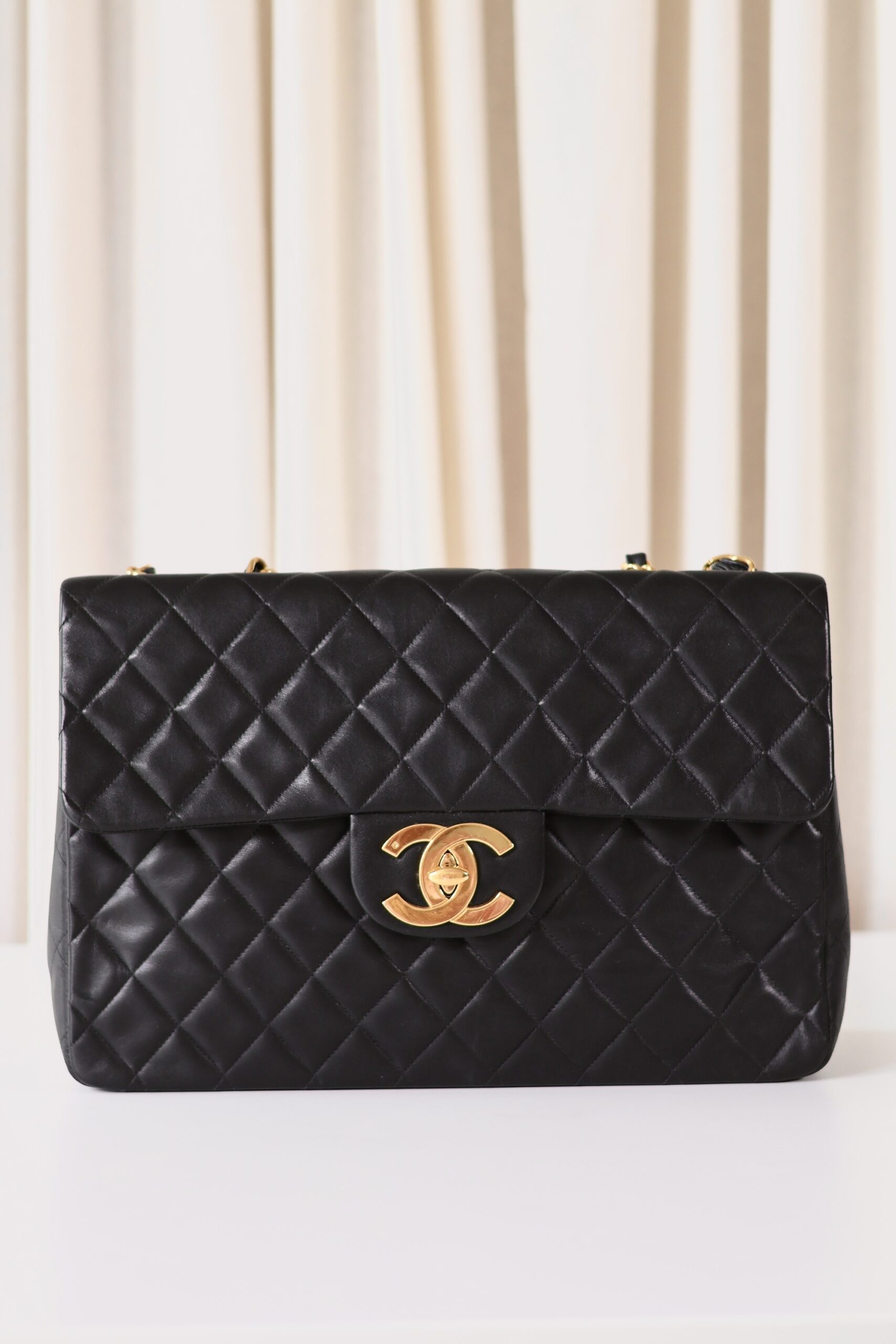 Chanel vintage Jumbo black