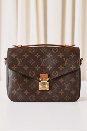 Louis Vuitton Pochette Metis monogram