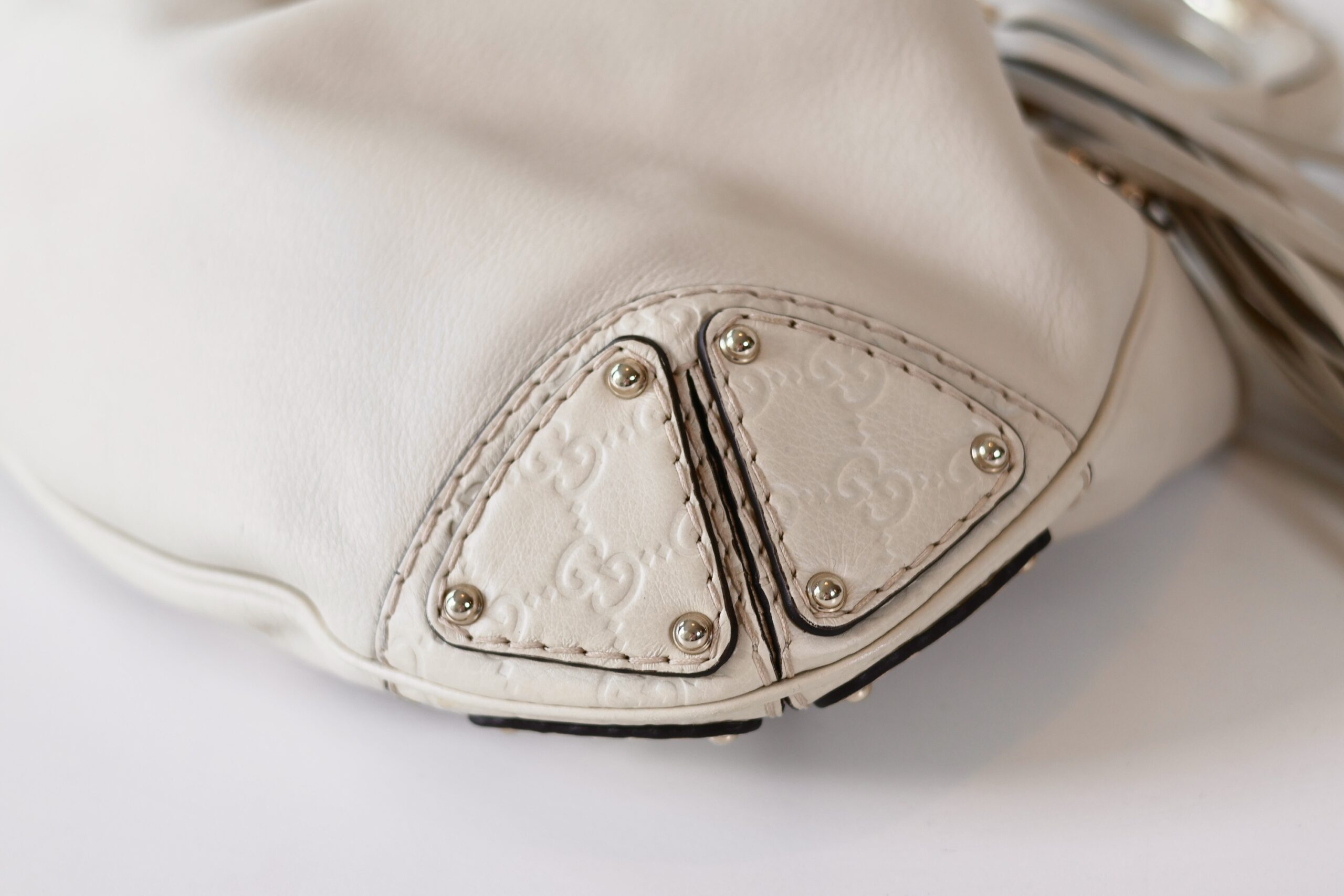 Gucci Indy hobo bag - Image 8