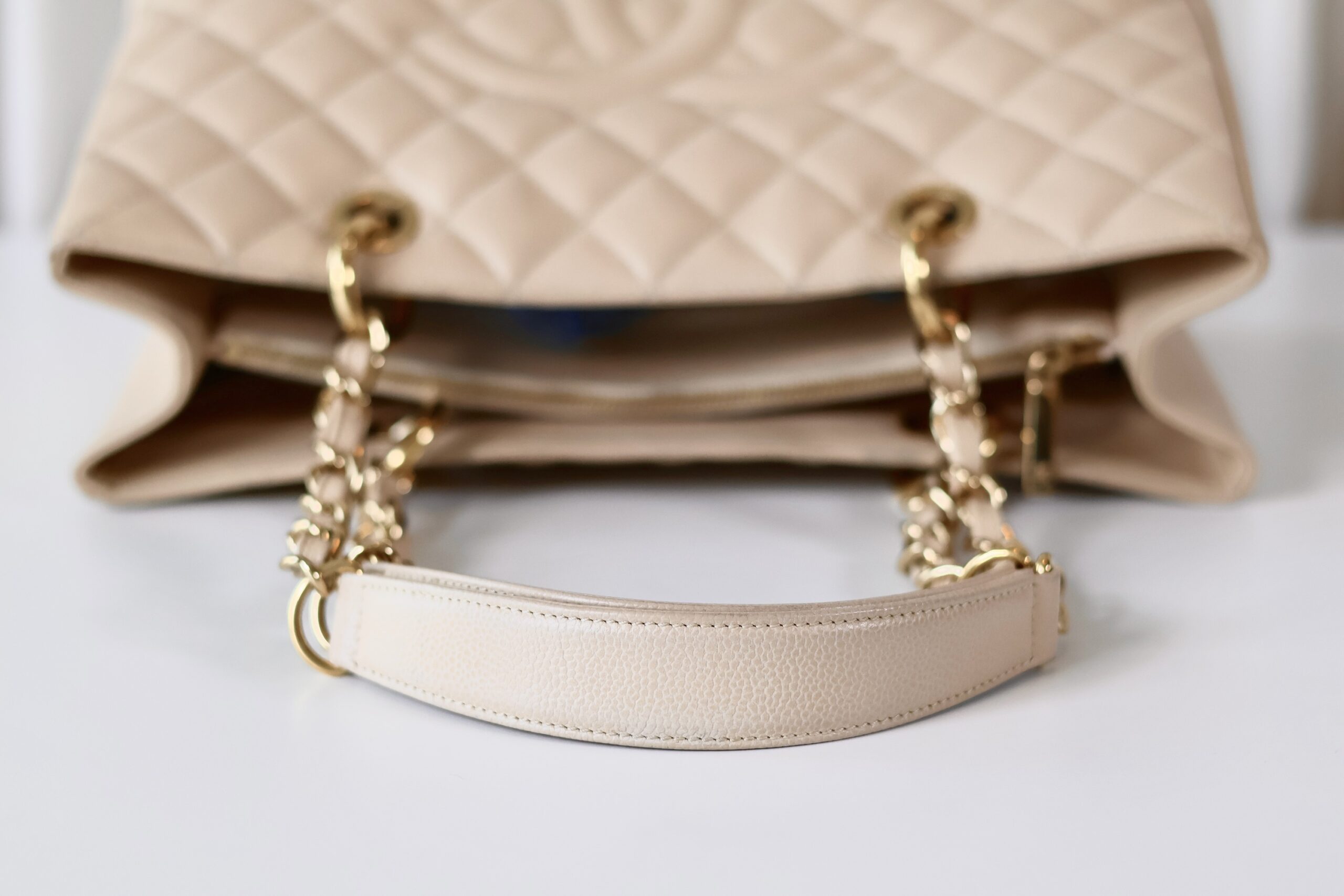 Chanel caviar GST beige - Image 4