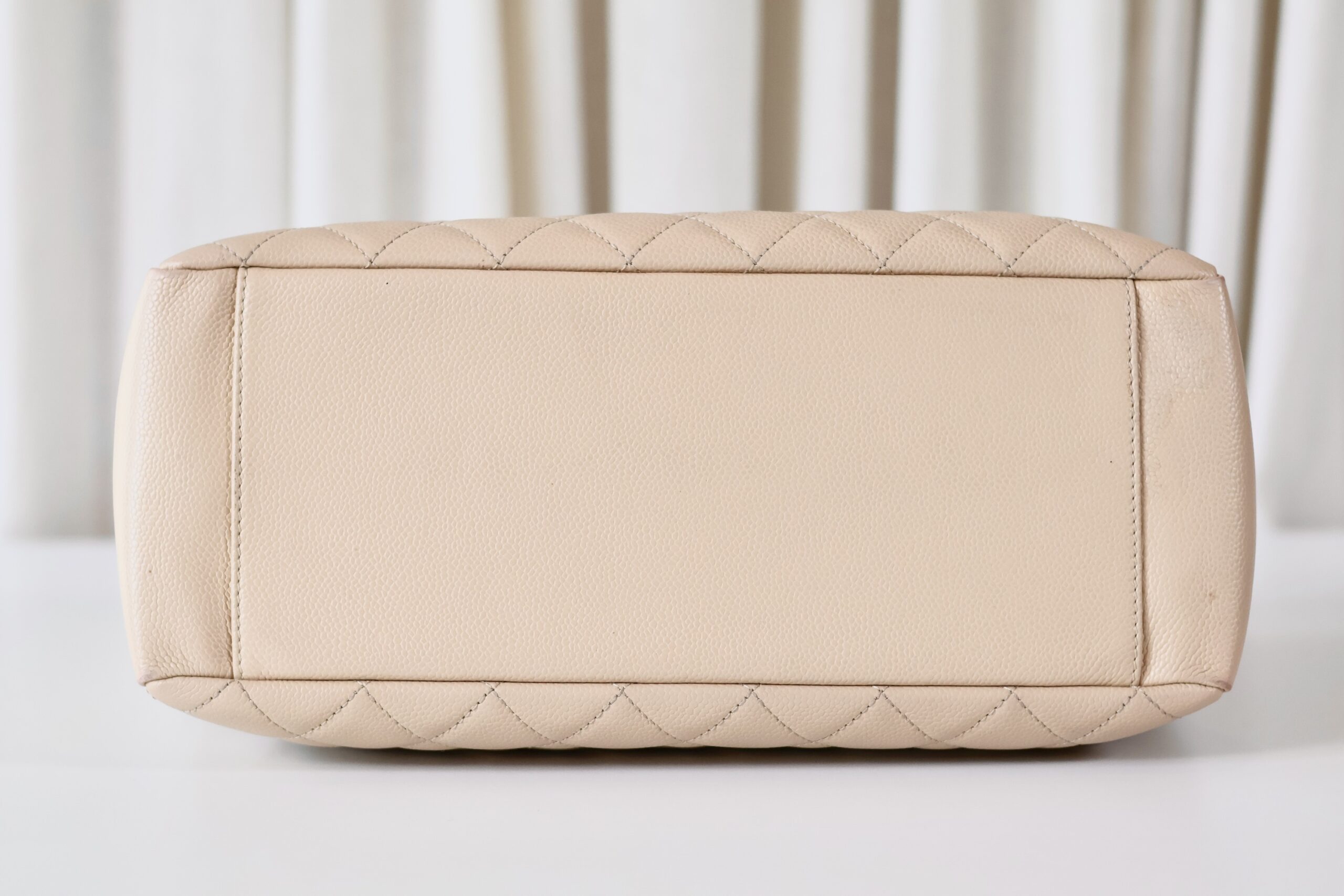 Chanel caviar GST beige - Image 7